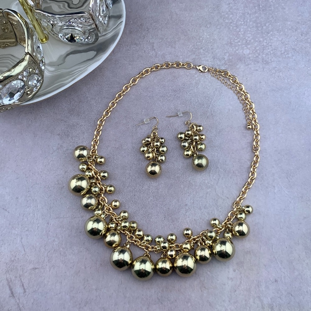 Large Bobble Beaded Gold Tone Collar Necklace Earring Set